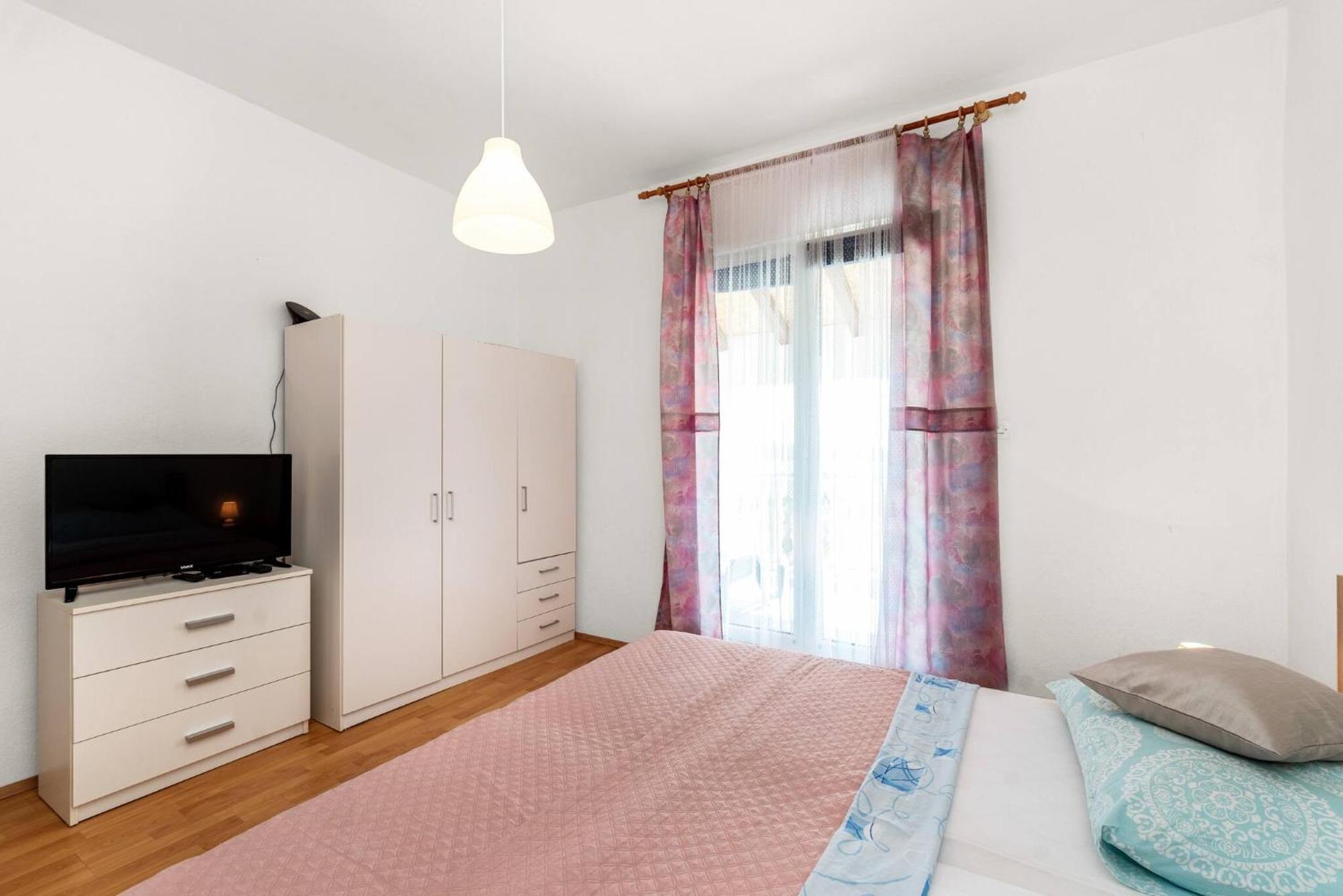 Apartment Lara Tribalj Eksteriør bilde